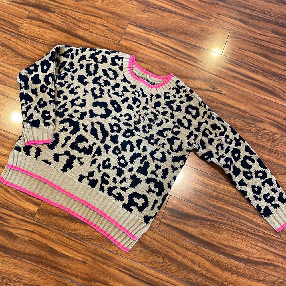 Cheetah print Arizona sweater with pink trim